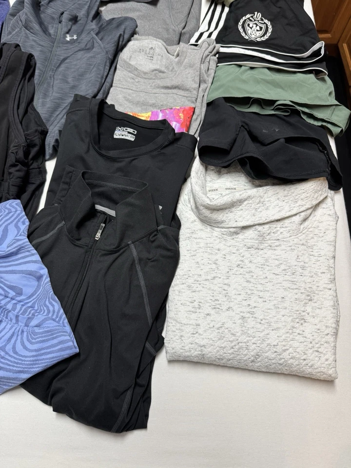 Mujer Atlético Lote de 30 Pantalones Cortos Medianos Legging Tank Nike Under Armor Adidas etc Foto 4 de 4