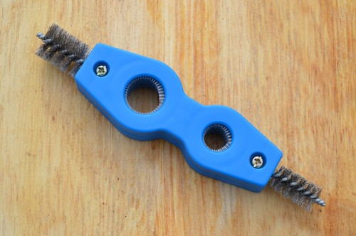 4-in-1 Plumber's Copper Pipe Brush & Battery Terminal Cleaner - Harbor Freight