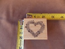 2 x 1 7/8" Flower Heart Wreath Rubber Stamp Hero Arts 1985