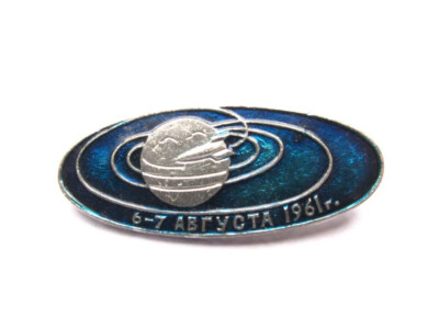 UdSSR Sowjetisch Vintage Pin Anstecker The Second Space Human Flight German Titov