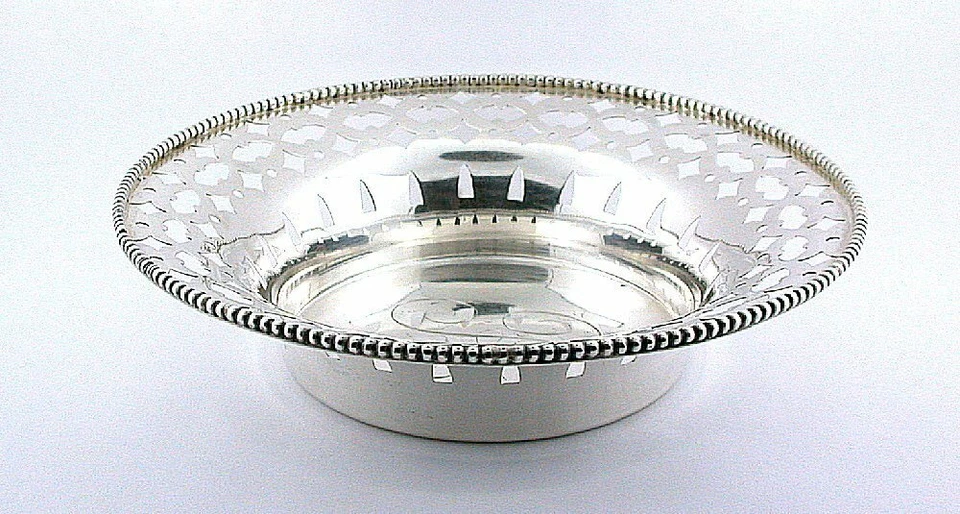 4 5/8 Inch R Insigna Vintage Watson Company Reticulated Sterling Silver Bowl - Image 2 of 4