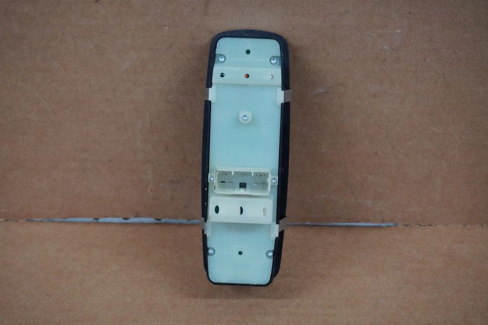 Jeep Grand Cherokee 2017 2018 2019 2020 2021 interruptor de ventana delantera izquierda 68319802AA Foto 2 de 4