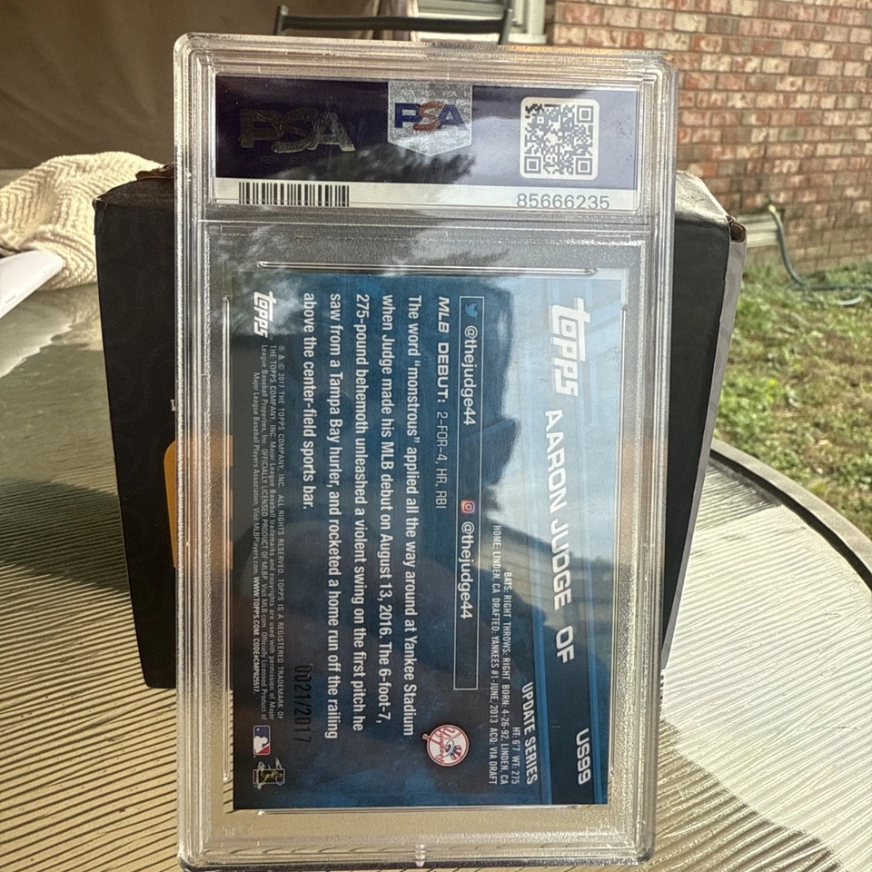 2017 Topps Update Series - Rookie Debut Aaron Judge #US99 Gold /2017 (RC) - Image 2 of 2