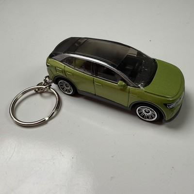 Matchbox Volkswagen ID.4 Miniaturauto Schlüsselanhänger Lime Green Metallic