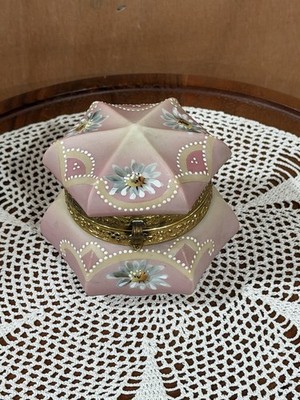 NAKARA -C.F. MONROE FLORAL MARKED DRESSER BOX WITH LINING PINK w/ FLOWERS