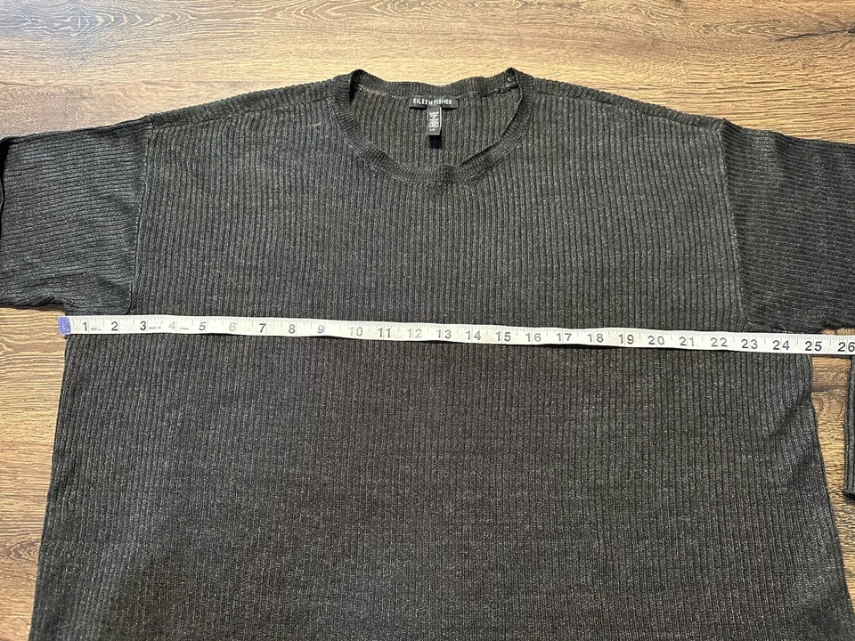 Top acanalado de lino orgánico de manga larga Eileen Fisher para mujer talla gris oscuro Foto 3 de 4