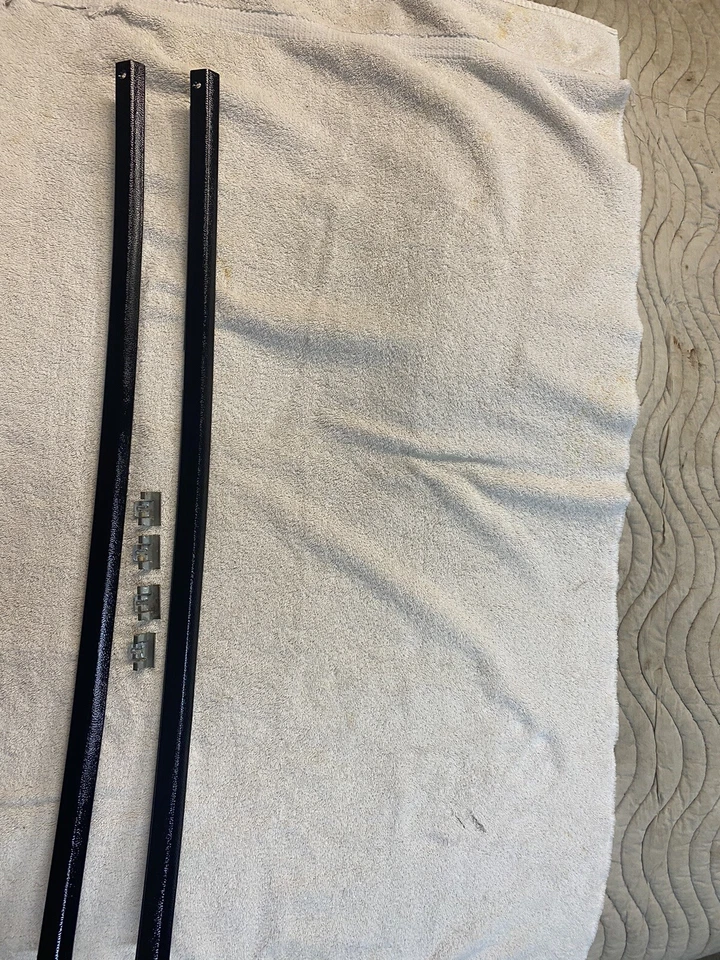 MOPAR 1970-74 CARROCERÍA A 1970 PLYMOUTH PLUMERO MOLDEADO POR ENCIMA DE LA PUERTA + CLIPS se envía GRATIS Foto 4 de 4