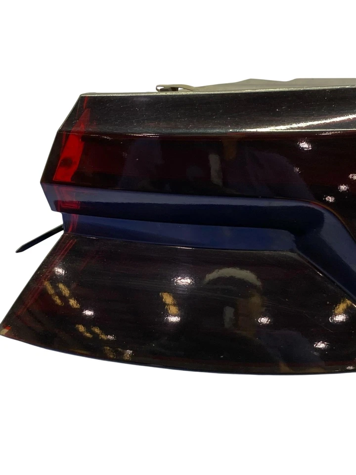 2018-2019 AUDI RS5 COUPE F53 REAR RIGHT QUARTER PANEL LED TAIL LIGHT ASSY *WRAP* - Image 4 of 4