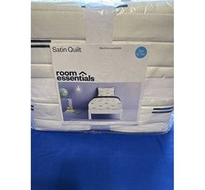 Room Essentials Satin Quilt Full/Queen Size White 88in x 90in
