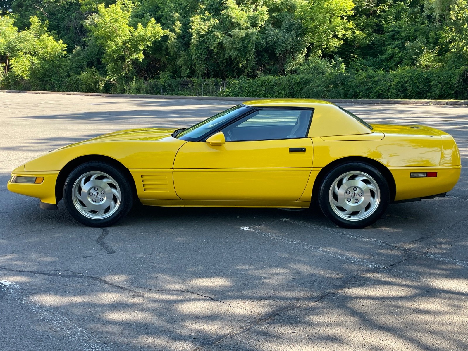 1994 Yellow Chevrolet Corvette   | C4 Corvette Photo 3