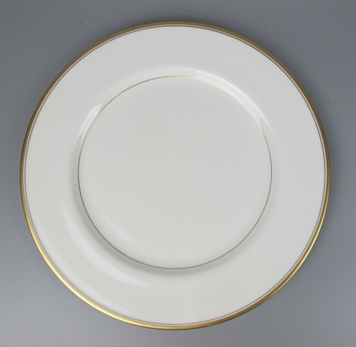 Narumi Wheaton Dinner Service Set Plates for 4. White & Gold Bone China. Mikasa. - Picture 6 of 9