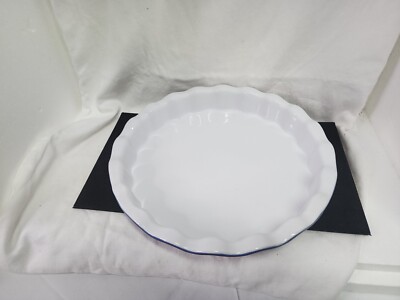 Emile Henry Cobalt Blue Round Scalloped 10.5'' x 1.5'' Pie/Quiche Baking Dish