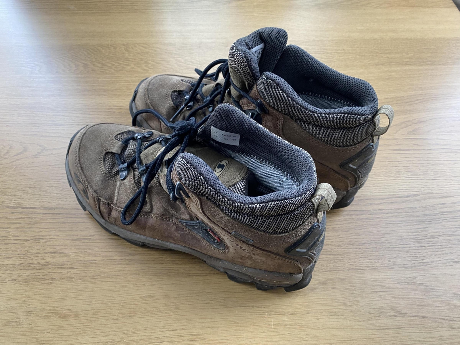 Salomon scarpe da trekking trail da donna Gore Tex marroni taglia 7 UK (YYS 643001)