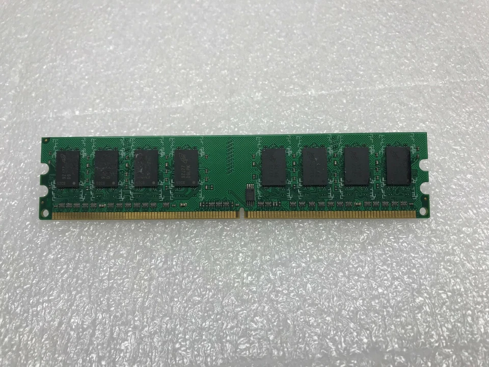 Crucial 1GB PC2-6400 800 MHz DDR2 SDRAM Memory, CT12864AA800 - Image 2 of 3