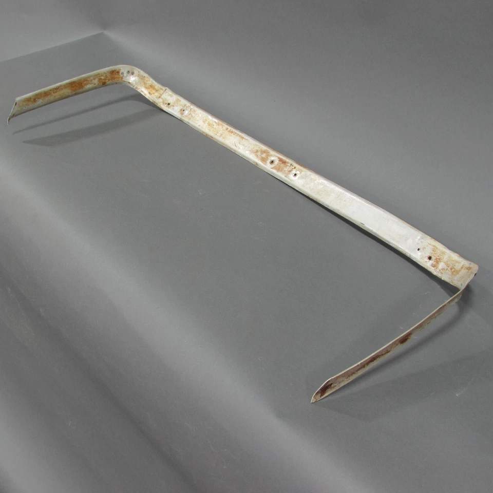 Facel Vega III 1963 (3) pieza de moldura envolvente de aluminio  Foto 3 de 4