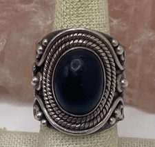INDIA STERLING SILVER AND BLACK ONYX RING SIZE 7