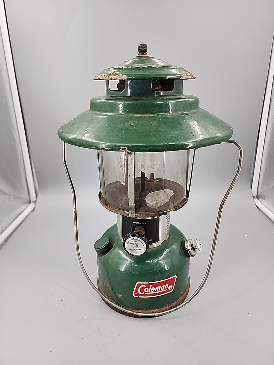 Vtg 1976 Coleman Dual Mantle Big Hat 228J195 Lantern USA