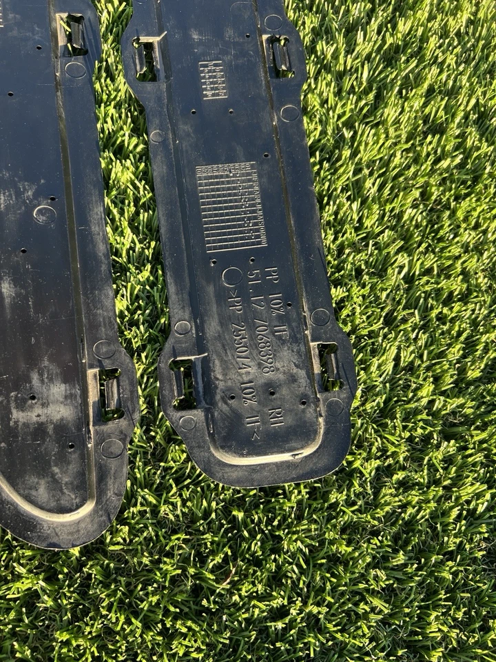 02-08 Mini Cooper S OEM parachoques trasero izquierdo y derecho rejilla insertable 7068398 7068397 Foto 4 de 4