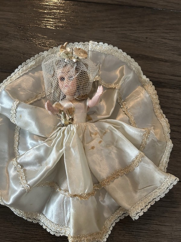 REDUCED. Vintage Bride Doll With Sleepy Eyes No Markings 9 Inches. 1950-60's