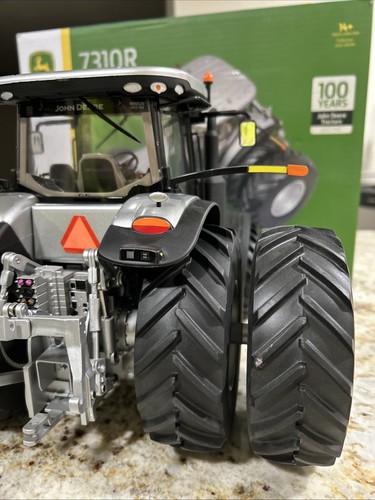 1/16 John Deere 7310R Prestige Silver Tractor 100Th Ann. Special Edition LP68807 - Picture 6 of 8