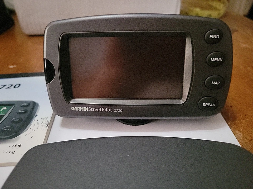 Garmin StreetPilot 2720 GPS Navigation Street Pilot W/ Charger & Mount Bundle - Image 2 of 4