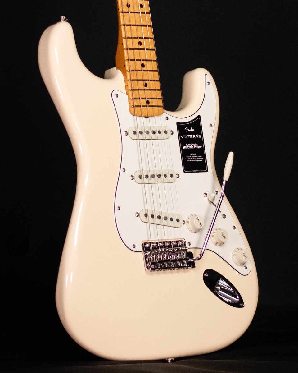 Fender Vintera III Late '60s Stratocaster, Maple FB, Olympic White