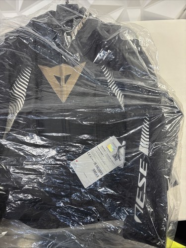 Dainese Super Speed 4 Perforated Leather Jacket Size EU - 54 - Picture 3 of 9