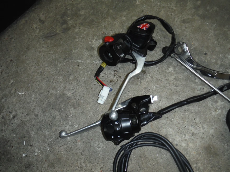 Triumph America Lote Piezas Interruptor Derecho Interruptor Izquierdo Maestro Enfriador Palanca Cables Foto 3 de 4