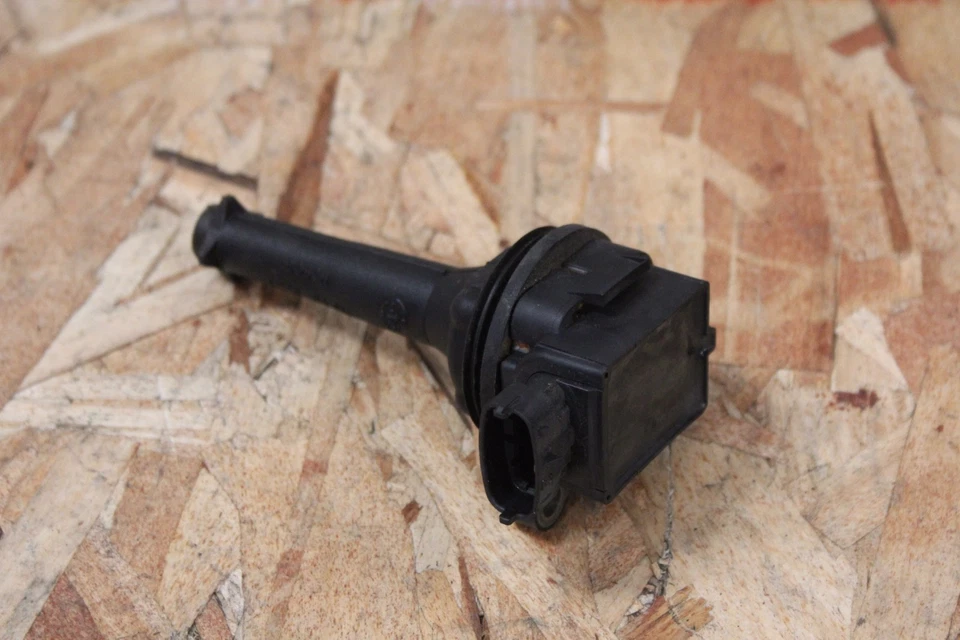 Bobina de encendido v889 01-04 Volvo V70 XC70 01-04 S60 2,3 L 2,4 L 03-06 XC90 2,5 L 2,9 L Foto 2 de 4