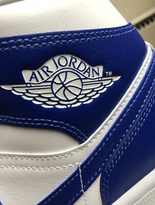 NEW 100% Authentic Nike Air Jordan 1 Mid Kentucky Blue Sz  display picture 3