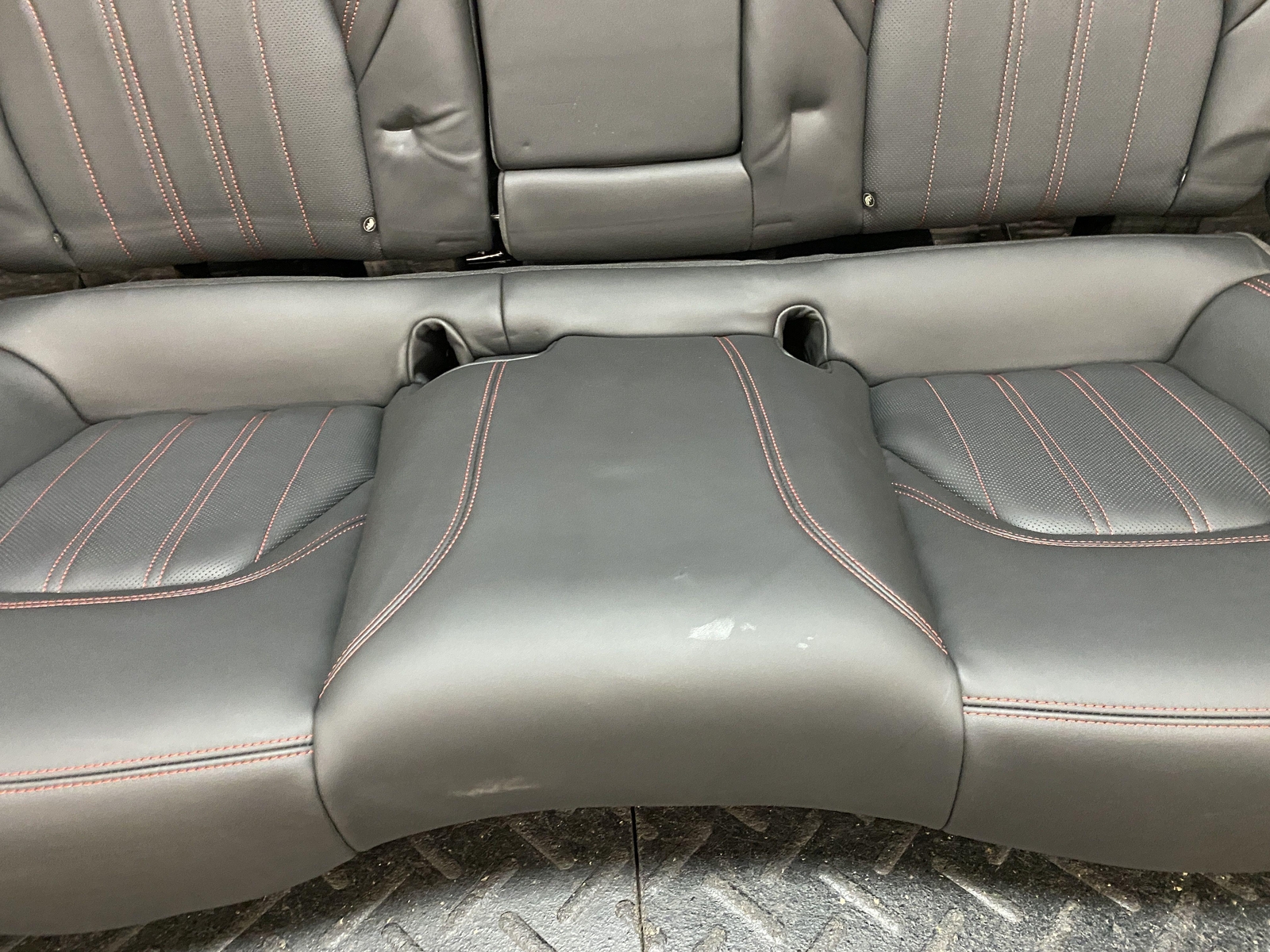 2022 MASERATI QUATTROPORT REAR SEAT BLACK LEATHER INTERIOR 1NE RED STITCHING