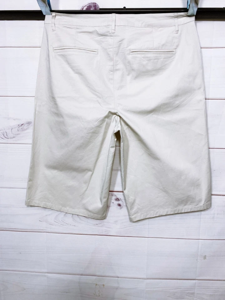Dressbarn Womens Shorts Size 16W Beige Flat Front High Rise Pockets - Image 4 of 4