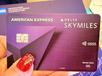 サイン入り DELI Delta Express 2LP Delta Skymiles Amex Reserve Purple American Express PLASTIC