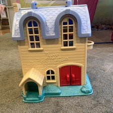 Vintage 1996 Fisher-Price Loving Family Dollhouse
