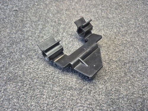 VW CORRADO Lichtmaschinen Kabelbaum Halter Halterung 535971899