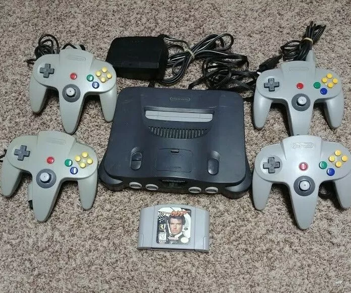 NINTENDO 64's legendary masterpiece `` Golden Eye 007 '' Phantom