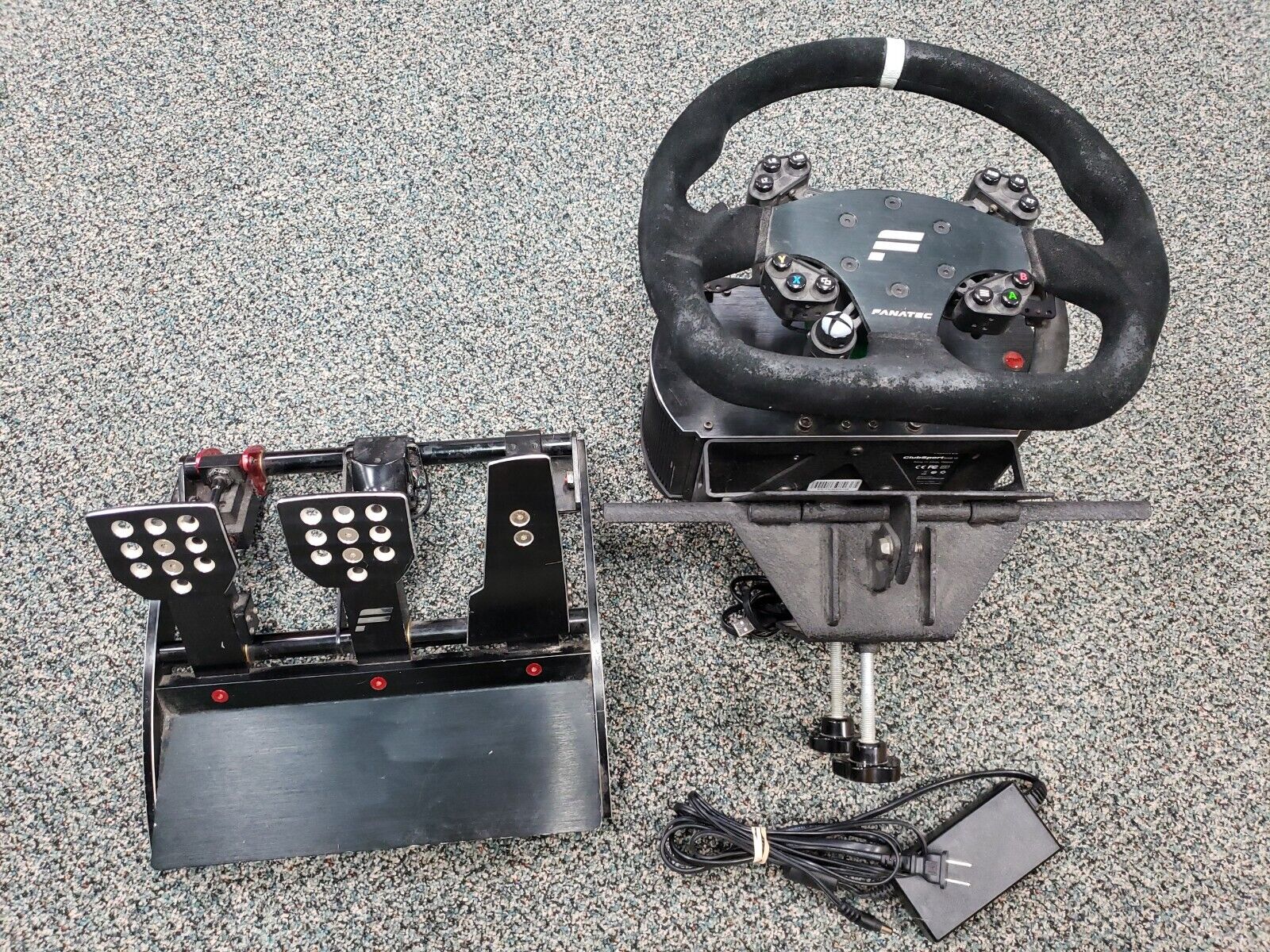 Fanatec Clubsport V2 Wheel Base - Club Sport Steering Wheel - V3 Pedals  GOOD !!!