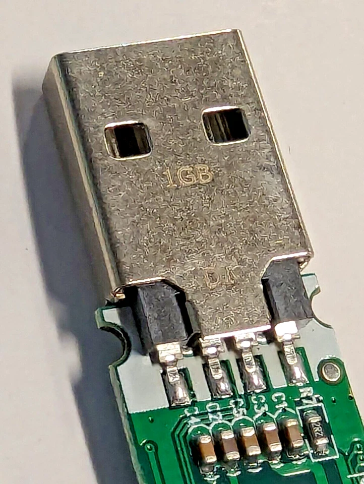 USB Flash Drive 1GB - Unbranded - USB 2.0 - FAT32 Format for Multimedia - Black - Image 2 of 3