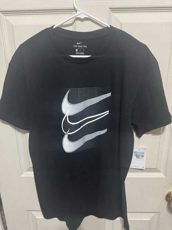 MENS Medium - NEW Nike Triple Swoosh Black Cotton T-Shirt FQ6879-010