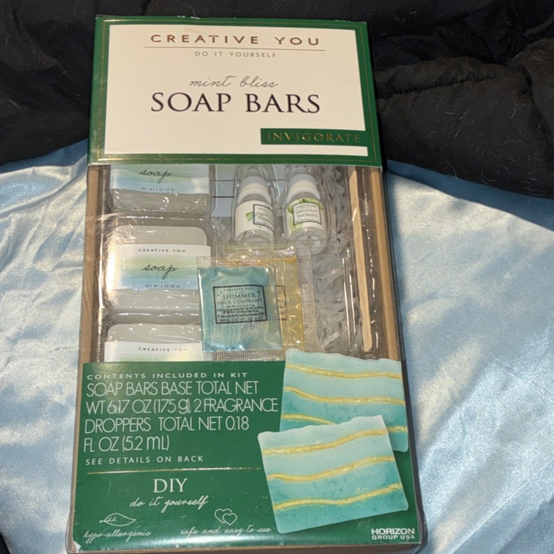 Creative You Mint Bliss Soap Bars Invigorate Melt & Pour Soap Making Kit