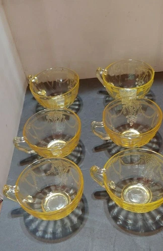 VINTAGE CAMEO YELLOW DEPRESSION GLASS SET OF 6 CUPS