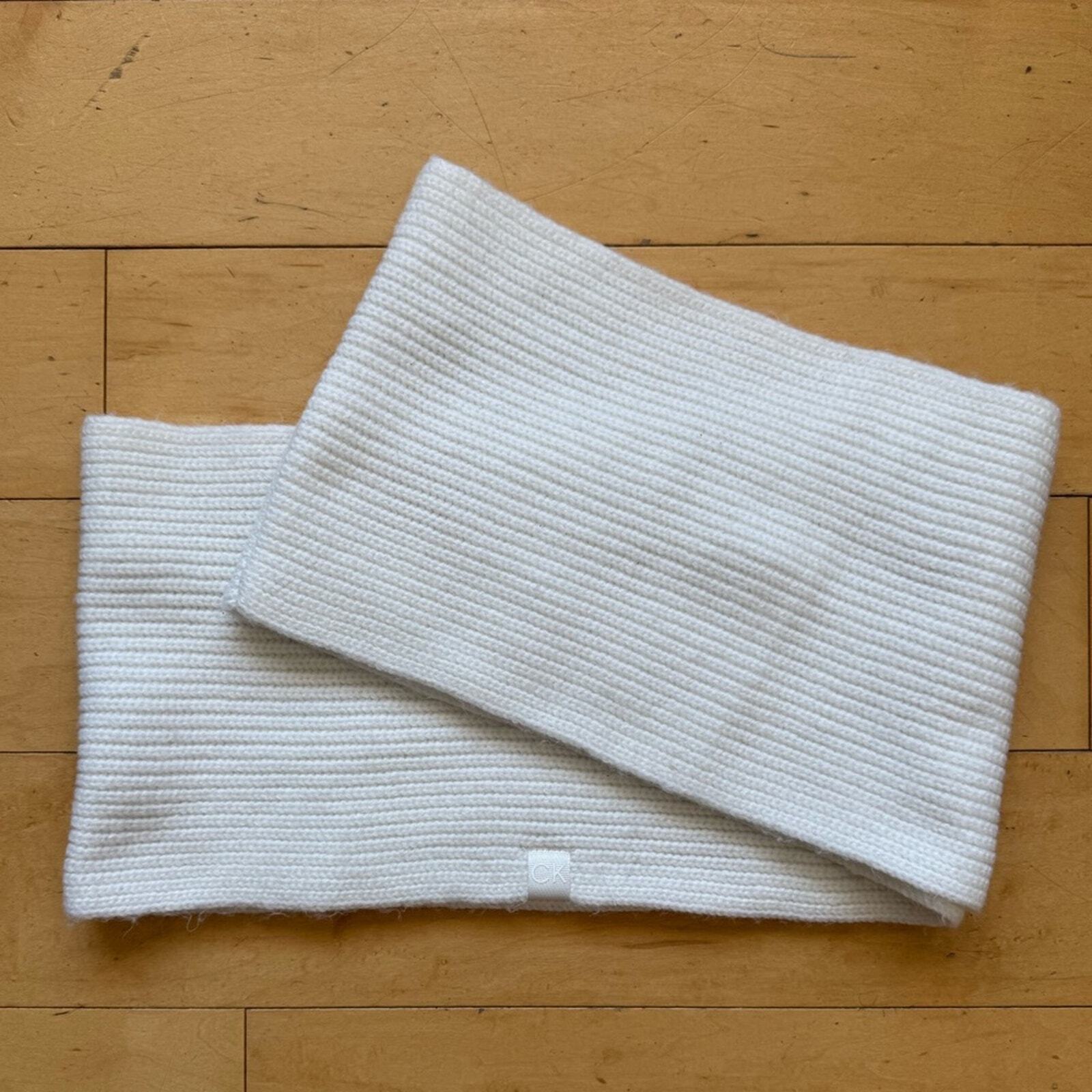 Calvin Klein Infinity Scarf White Ribbed Knit, Classic, neutral, winter, preppy