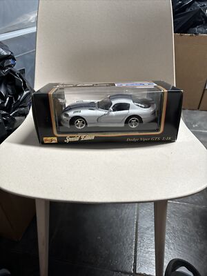 Maisto 1:18 DODGE VIPER GTS-R 1997 Special Edition White/Blue NIB