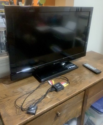 Pre-Owned Element ELEFW328 32'' Remote included + a free roku device