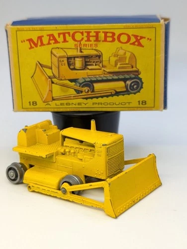 MATCHBOX LESNEY Moko 18d Bedford Caterpillar Bulldozer SPR diecast toy car
