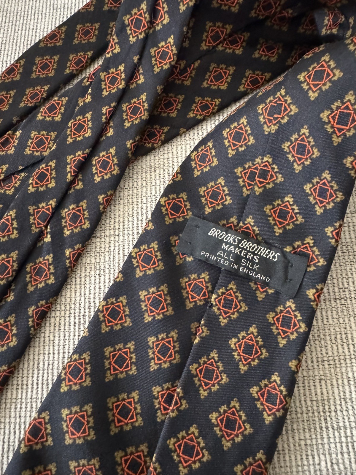 Brooks Brothers Maker's &Merchants Mens Tie red/blue geometric Silk 3 3/8