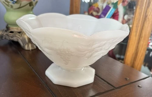 Vintage Anchor Hocking Harvest Grape Pattern Pedestal Bowl