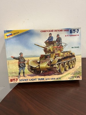 Zvezda BT-7 Soviet Light Tank w/crew of 4  1:35 Scale Kit #3545