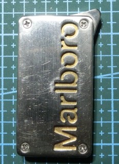 Marlboro Gold Gasfeuerzeug Metall nachfüllbar DEFEKT