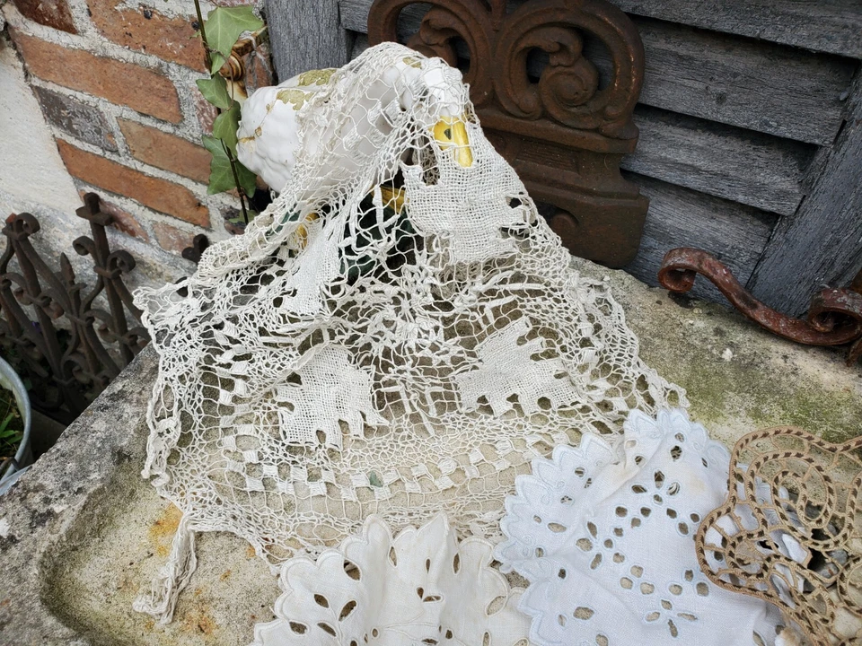 Linge ancien lots brodé napperons et autres... ideal couture déco - Photo 2/4